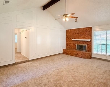 712 Pecan Street - Photo Thumbnail 8