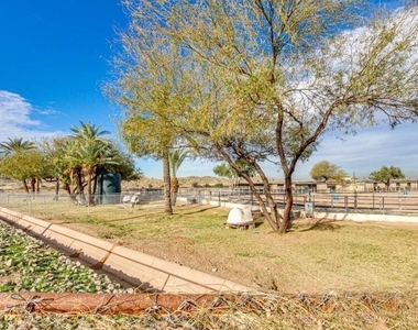 3232 W Carver Road - Photo Thumbnail 8