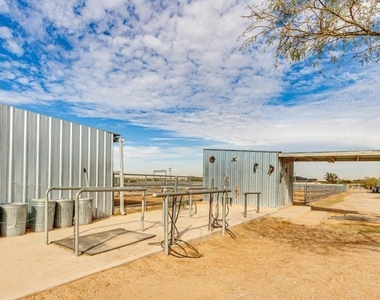 3232 W Carver Road - Photo Thumbnail 17