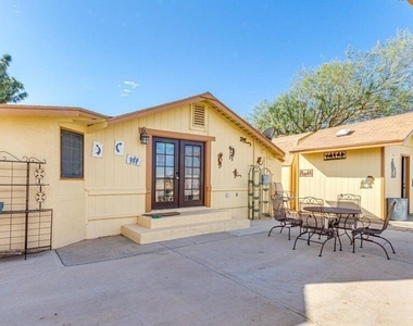 3232 W Carver Road - Photo Thumbnail 1
