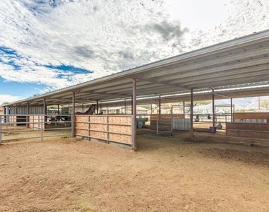 3232 W Carver Road - Photo Thumbnail 13