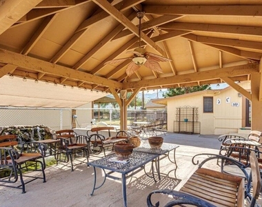 3232 W Carver Road - Photo Thumbnail 4