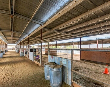 3232 W Carver Road - Photo Thumbnail 12