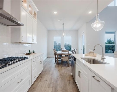 3216 Creek Meadow Drive - Photo Thumbnail 9