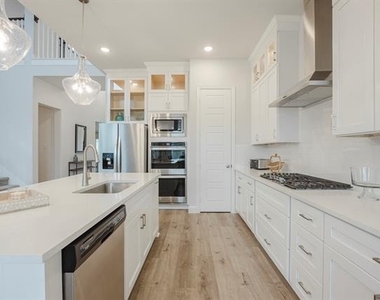 3216 Creek Meadow Drive - Photo Thumbnail 8