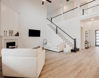 3216 Creek Meadow Drive - Photo Thumbnail 17