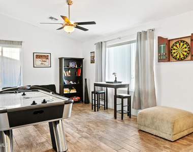 2707 E Louise Drive - Photo Thumbnail 11