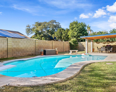 2707 E Louise Drive - Photo Thumbnail 22