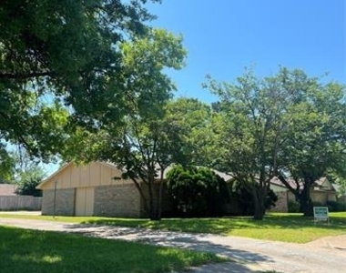 1400 Long Shadow Lane - Photo Thumbnail 1
