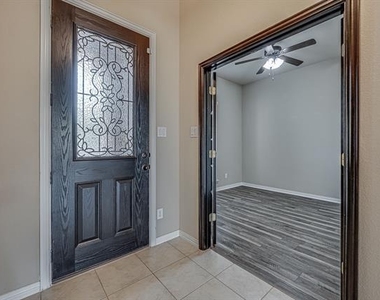 438 Brookdale Drive - Photo Thumbnail 9