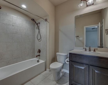 438 Brookdale Drive - Photo Thumbnail 13
