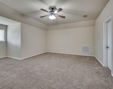 438 Brookdale Drive - Photo Thumbnail 12