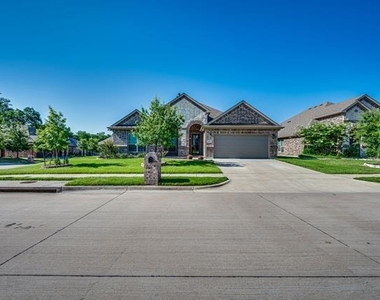 438 Brookdale Drive - Photo Thumbnail 3