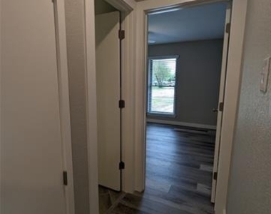 802 E Brin - Photo Thumbnail 7