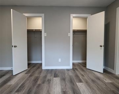 802 E Brin - Photo Thumbnail 18