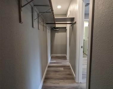 802 E Brin - Photo Thumbnail 21
