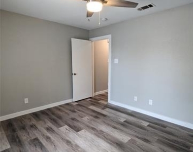 802 E Brin - Photo Thumbnail 12