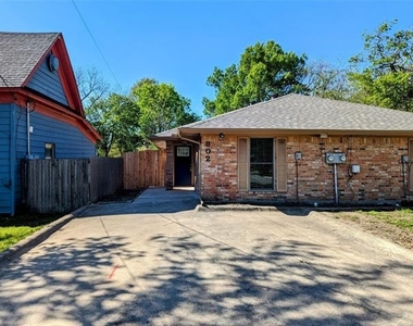 802 E Brin - Photo Thumbnail 1