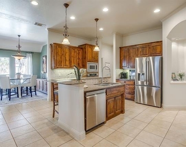 43 Crown Road - Photo Thumbnail 9
