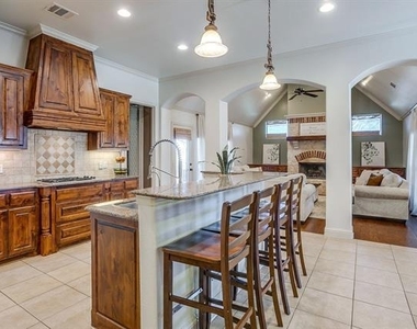 43 Crown Road - Photo Thumbnail 8