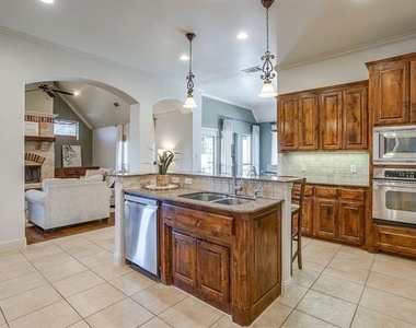 43 Crown Road - Photo Thumbnail 6