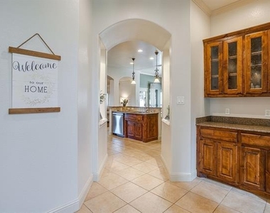 43 Crown Road - Photo Thumbnail 3