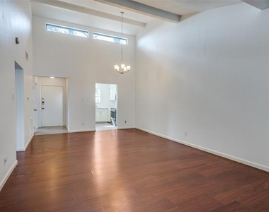 2735 Saint George Place - Photo Thumbnail 2