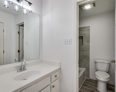 2735 Saint George Place - Photo Thumbnail 10