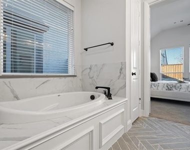 4320 Sandhills Lane - Photo Thumbnail 19