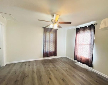 111 Rousseau Street - Photo Thumbnail 6
