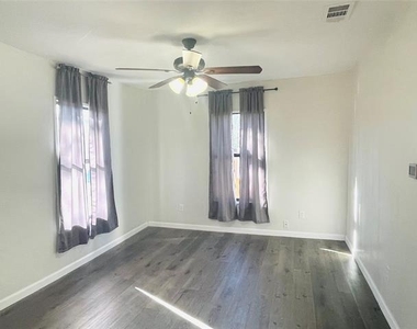 111 Rousseau Street - Photo Thumbnail 5