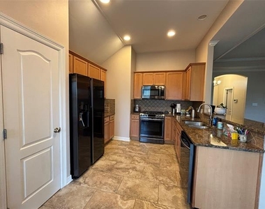 307 Cotton Pointe - Photo Thumbnail 7