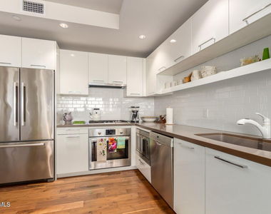 4422 N 75th Street - Photo Thumbnail 7