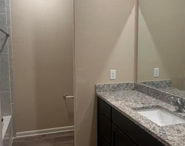 1712 Sandalwood Way - Photo Thumbnail 9