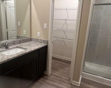 1712 Sandalwood Way - Photo Thumbnail 2