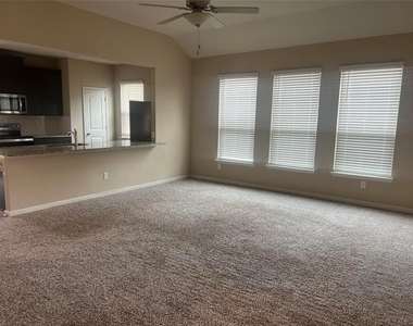 1712 Sandalwood Way - Photo Thumbnail 6