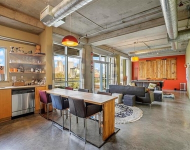 1001 Belleview Street - Photo Thumbnail 15