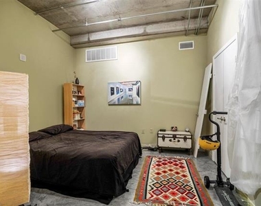 1001 Belleview Street - Photo Thumbnail 10