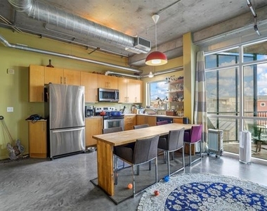 1001 Belleview Street - Photo Thumbnail 16