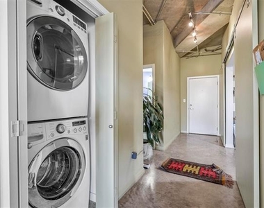 1001 Belleview Street - Photo Thumbnail 12
