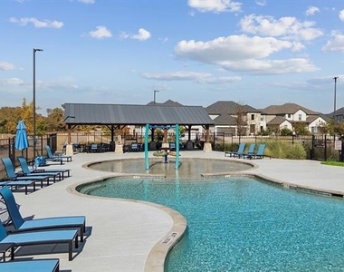 2004 Huntersridge Drive - Photo Thumbnail 30