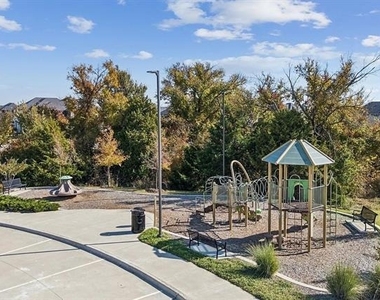 2004 Huntersridge Drive - Photo Thumbnail 27