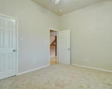 8729 Sunset Trace Drive - Photo Thumbnail 13