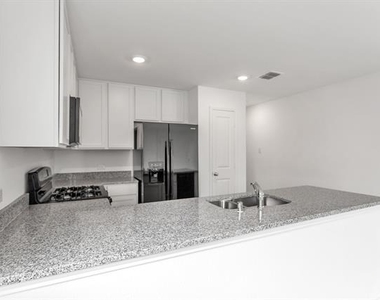9781 Skyhawk Avenue - Photo Thumbnail 2