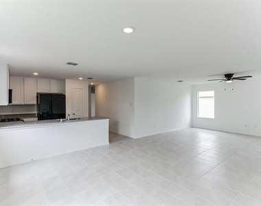 9781 Skyhawk Avenue - Photo Thumbnail 12