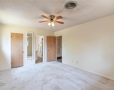 3317 Santa Monica Drive - Photo Thumbnail 18