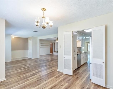 3317 Santa Monica Drive - Photo Thumbnail 4