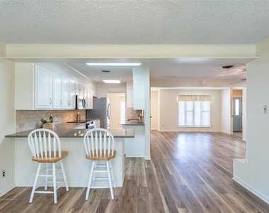 3317 Santa Monica Drive - Photo Thumbnail 16