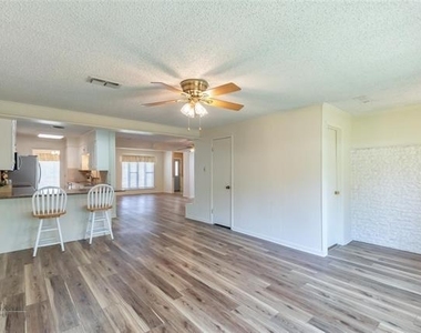 3317 Santa Monica Drive - Photo Thumbnail 15