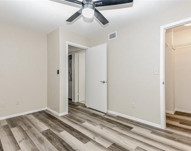 3022 Forest Lane - Photo Thumbnail 8
